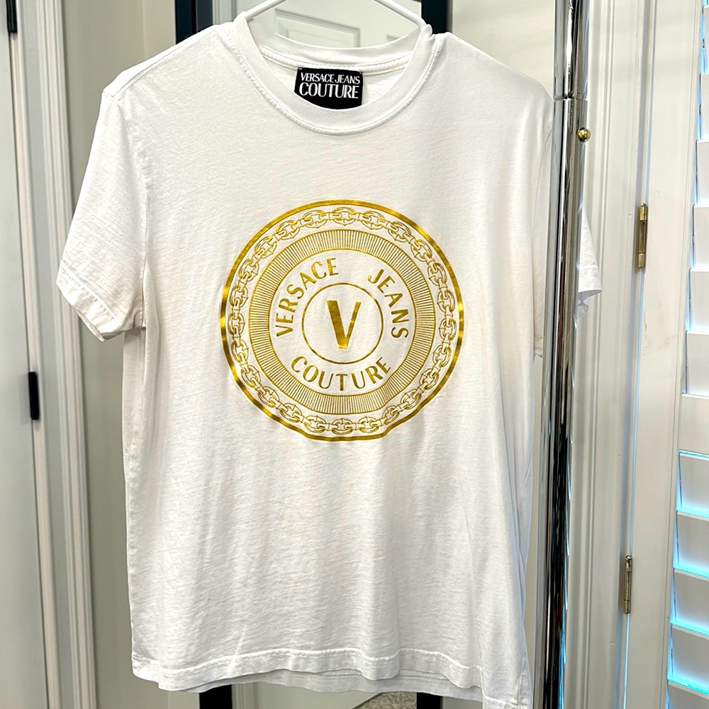 Versace Jeans Couture logo emblazoned tee. Size: Large. Color: white/gold.